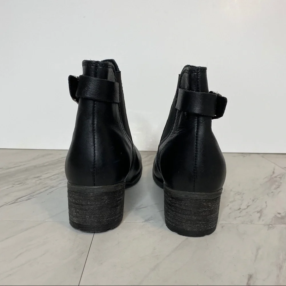 Born Mohan Black Leather Bootie 6 1/2